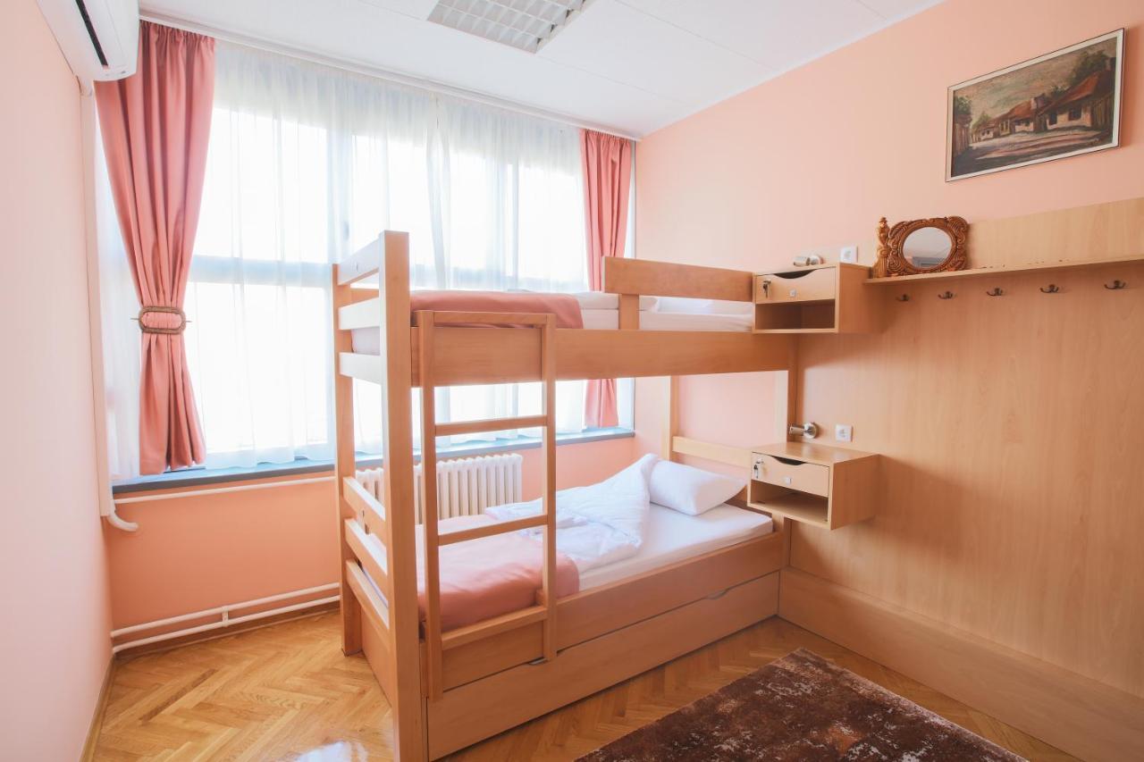 Hostel Amd Belgrade Extérieur photo