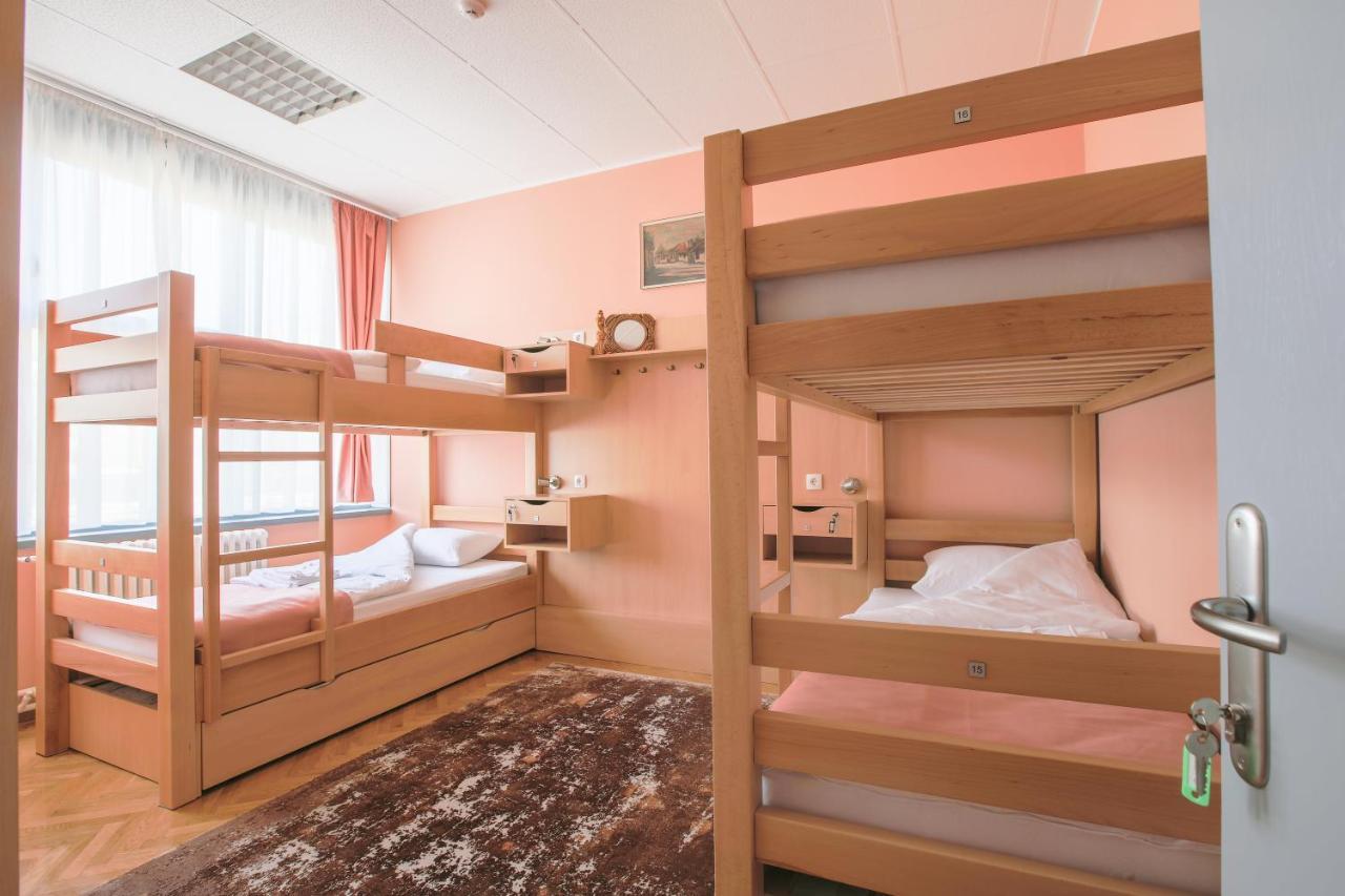 Hostel Amd Belgrade Extérieur photo