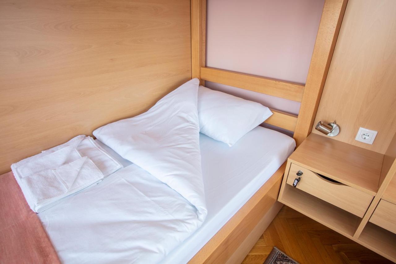 Hostel Amd Belgrade Extérieur photo